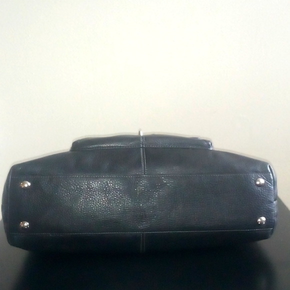 Coach - Picture 4 of 7